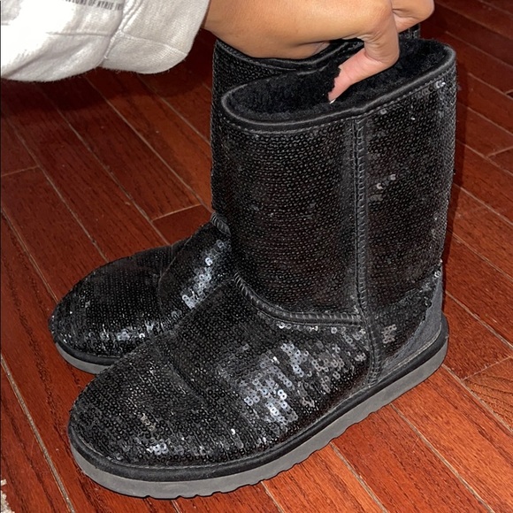 BLACK shimmery UGG BOOTS - Picture 4 of 12
